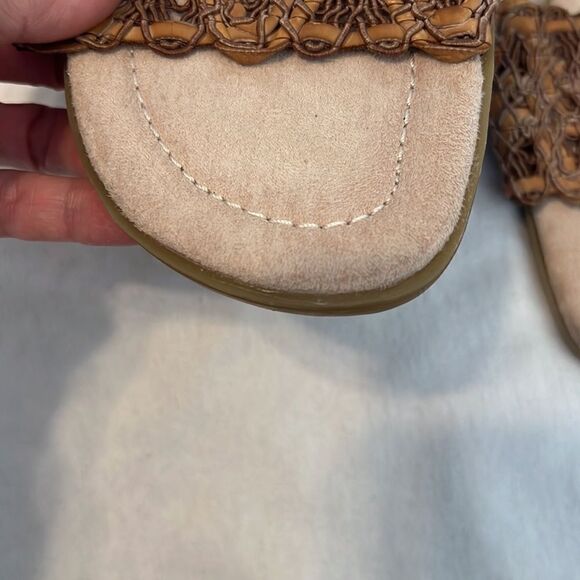Montego Bay size 81/2 W comfy tan and brown slide sandals look new - Picture 15 of 17